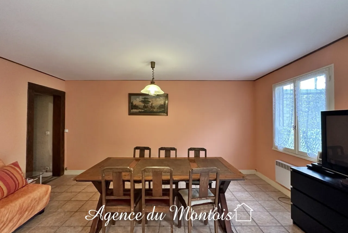 Maison en L à vendre à Sergines - 2 chambres 