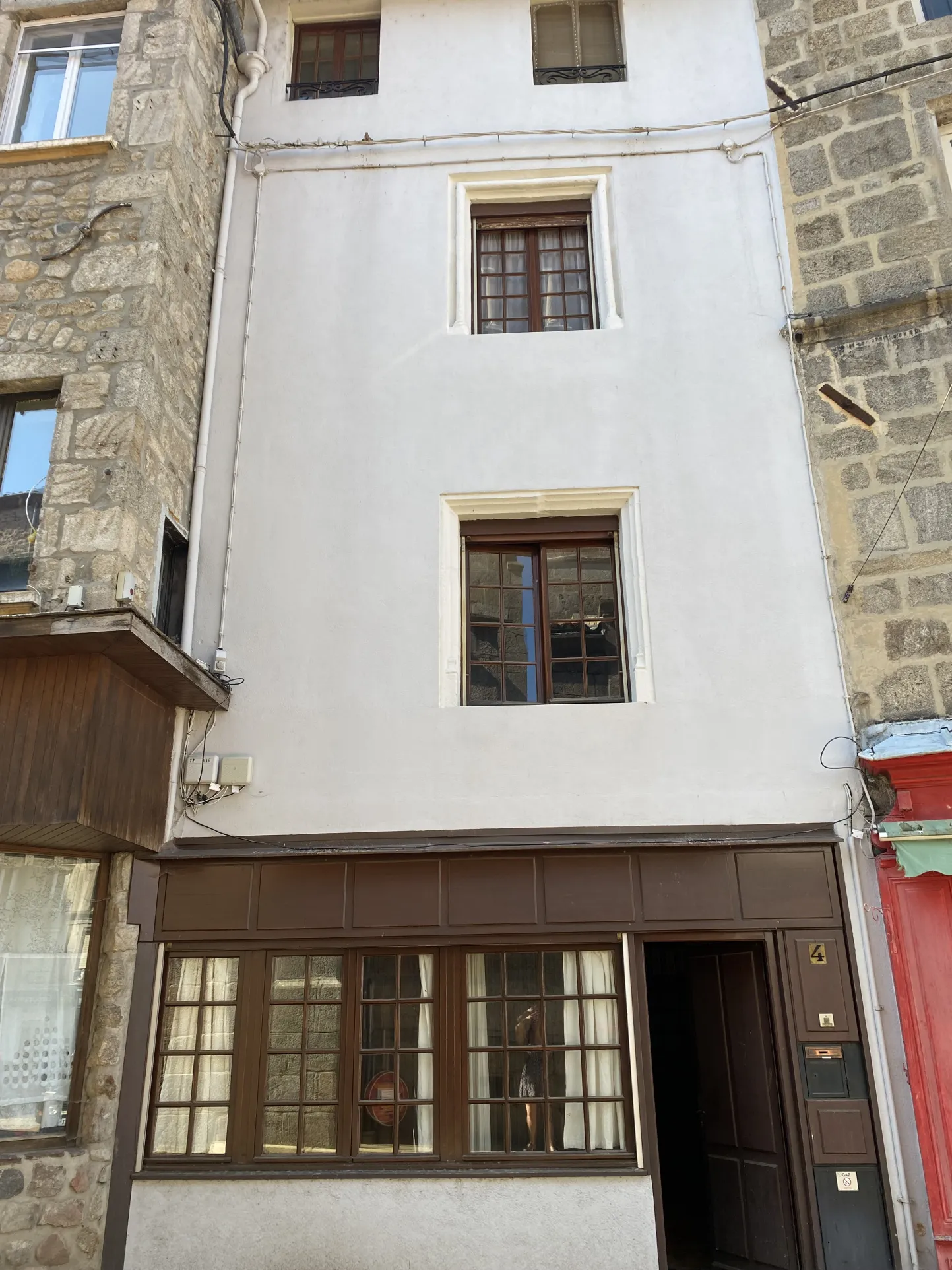 À vendre : Maison de village mitoyenne de 137 m² à Bourg-Argental 