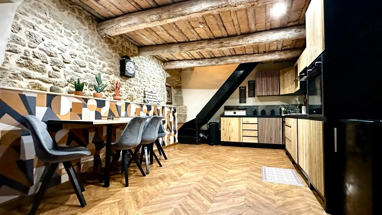 Maison de village rénovée à Collias - 84 m2 à vendre 