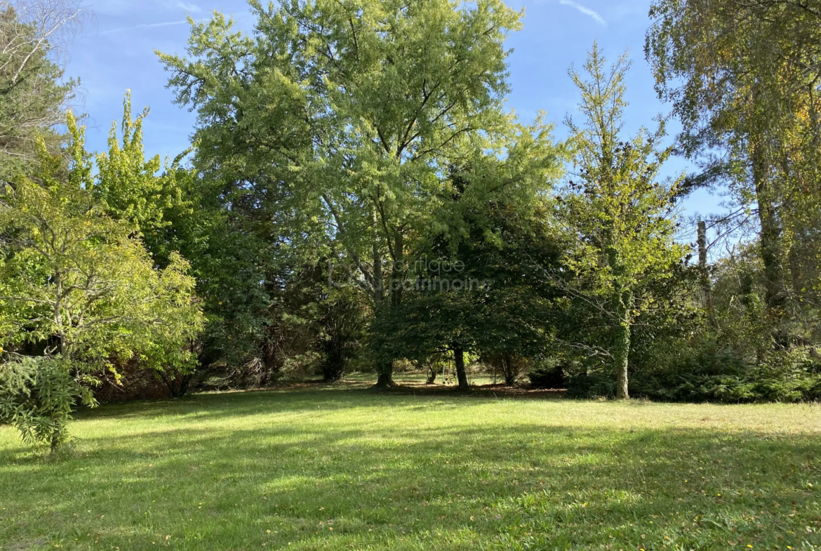 Propriété charmante en pierre à Grignols - 178 m² sur 4,5 hectares 