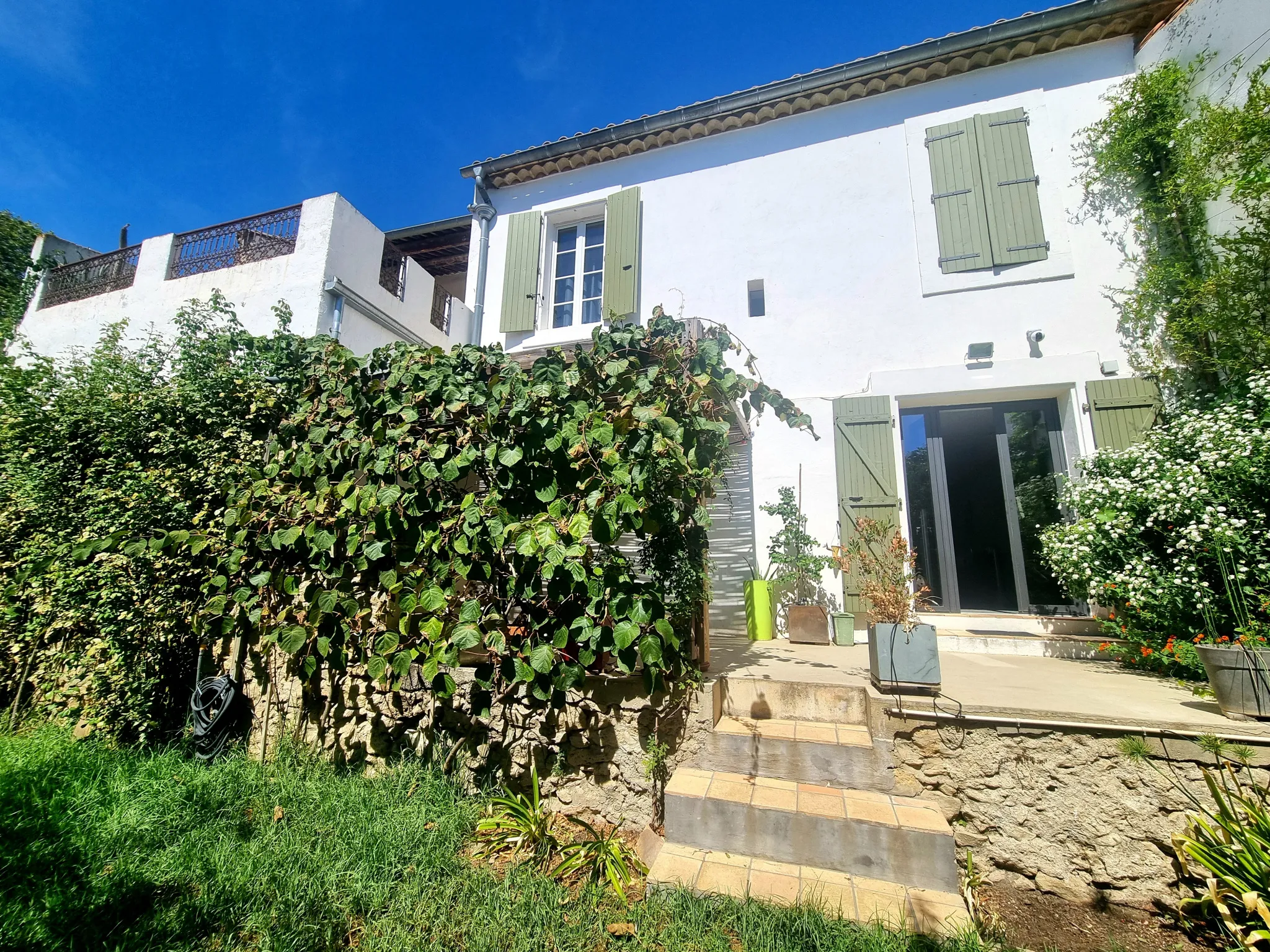 Maison de caractère à vendre avec garage et jardin à St-Marcel-sur-Aude 