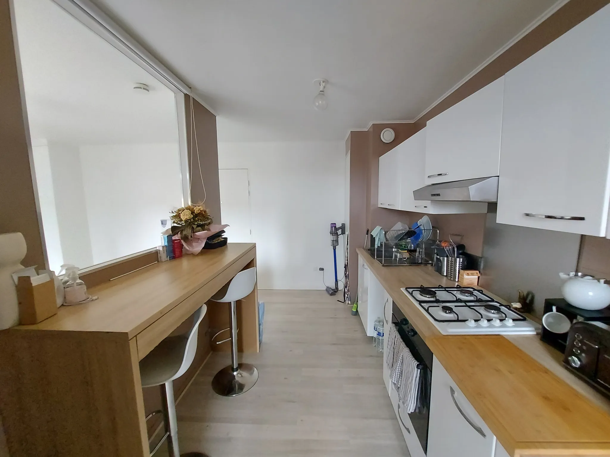 Vendu Loué : Appartement T2 avec Balcon à Rosny-sur-Seine 