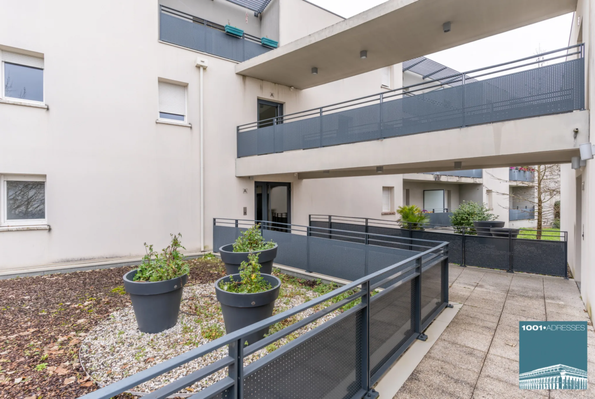 À vendre : Appartement T2 à Mérignac Capeyron, 43 m² avec terrasse 