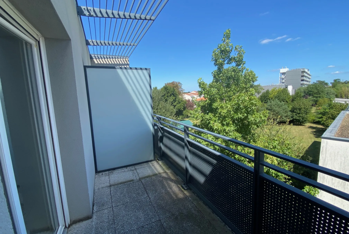 À vendre : Appartement T2 à Mérignac Capeyron, 43 m² avec terrasse 