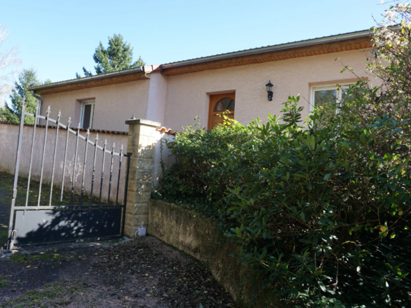 Maison à vendre à Chauffailles - 3 chambres sur 2400 m²