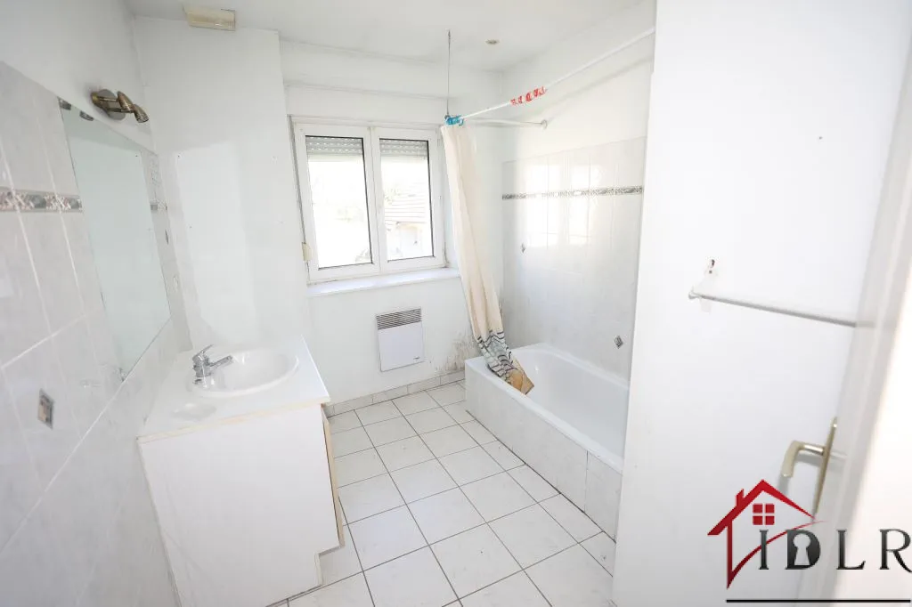 Immeuble rare à vendre avec deux appartements spacieux à Abelcourt 