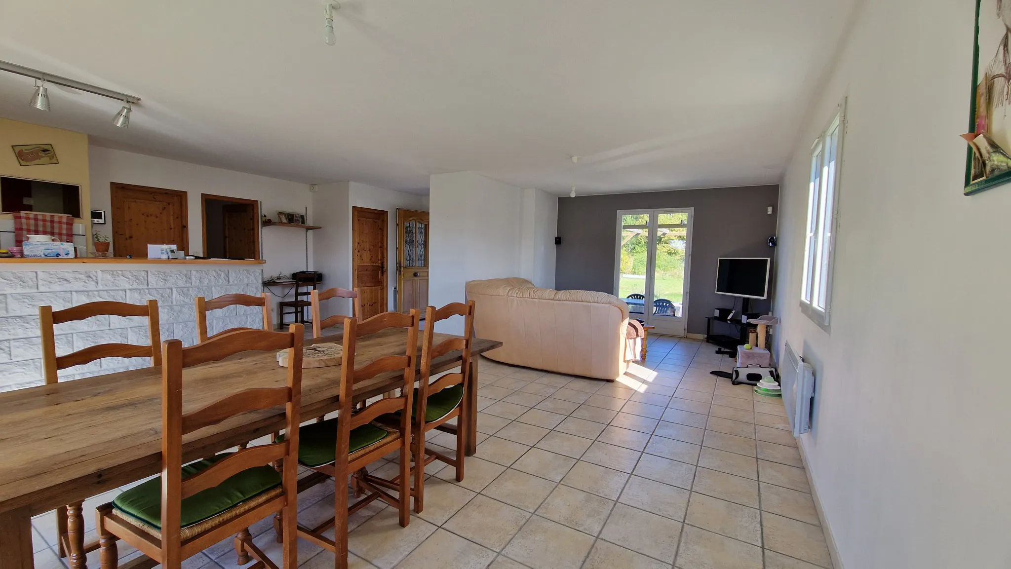 Maison contemporaine avec 3 chambres, piscine et garage double à Langon 