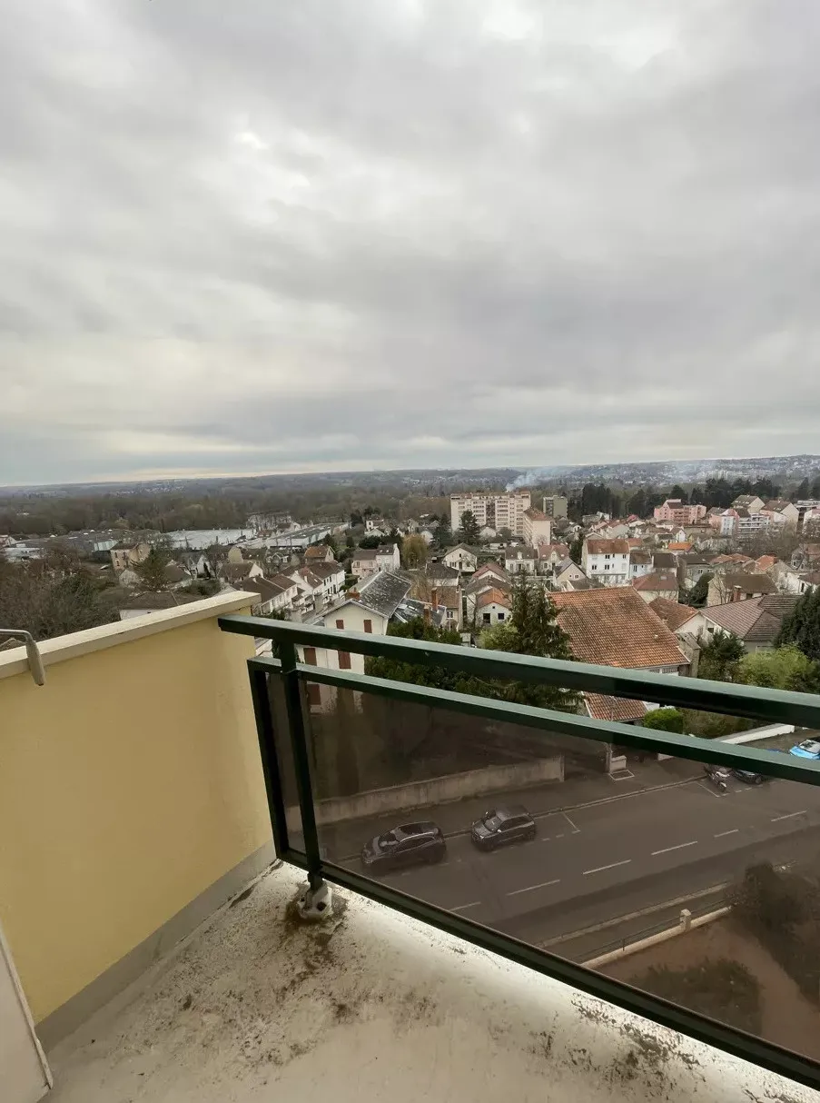 Bel appartement familial à Vichy avec balcons et possibilité de division 