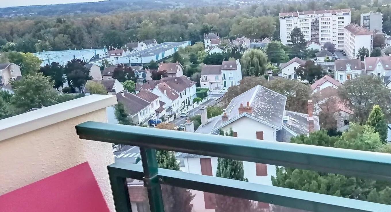 Bel appartement familial à Vichy avec balcons et possibilité de division 