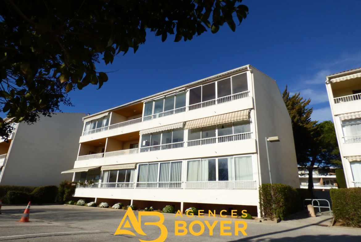 Achetez un appartement à Bandol - 40,02 m² près du port 