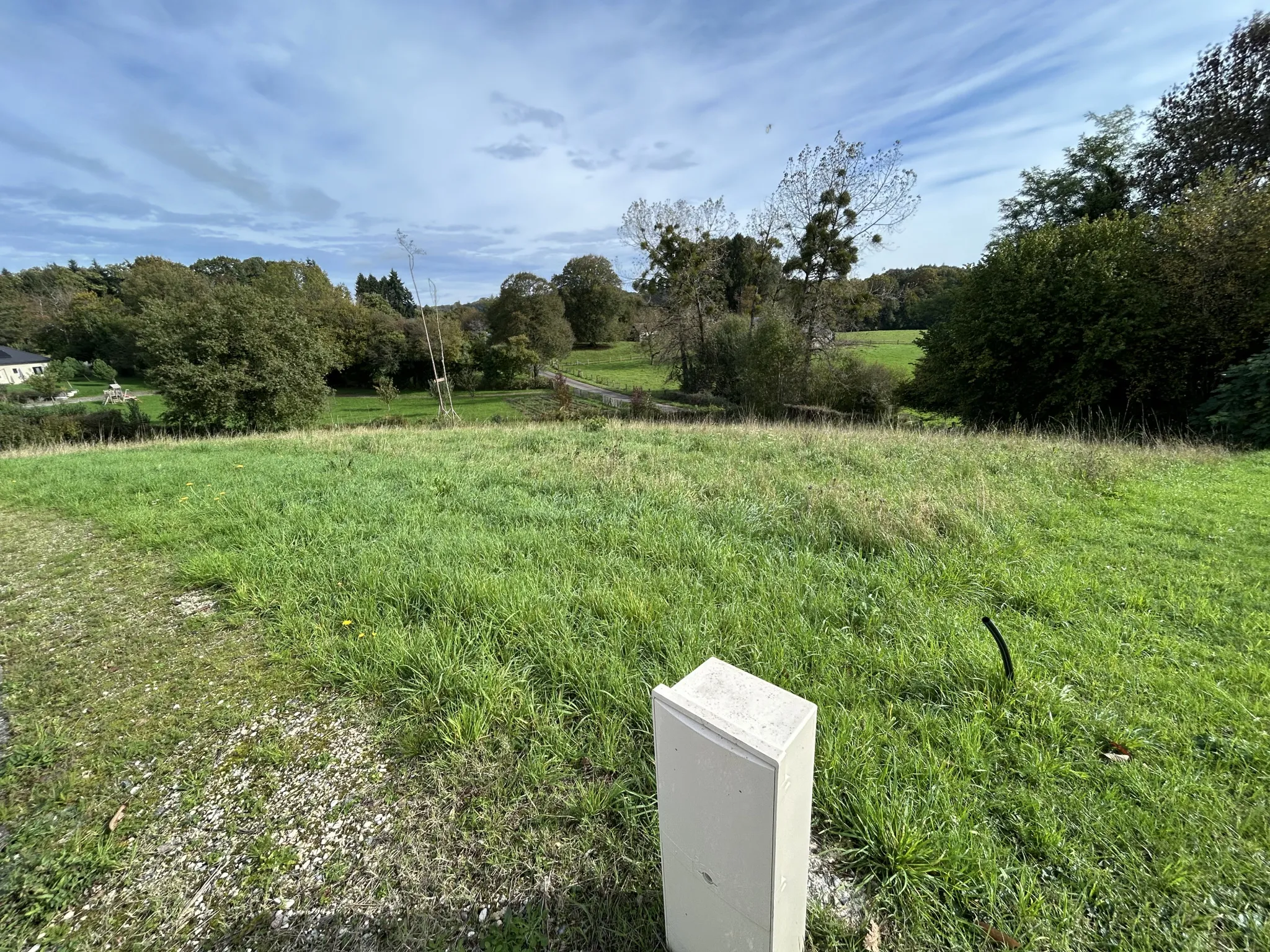 Terrain constructible à Lagraulière - 1017 m² 