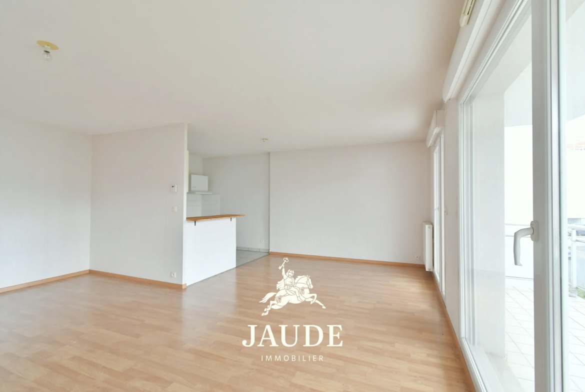 Vente appartement F4 traversant de 87.5 m² avec Terrasse et Garage à Clermont-Ferrand 