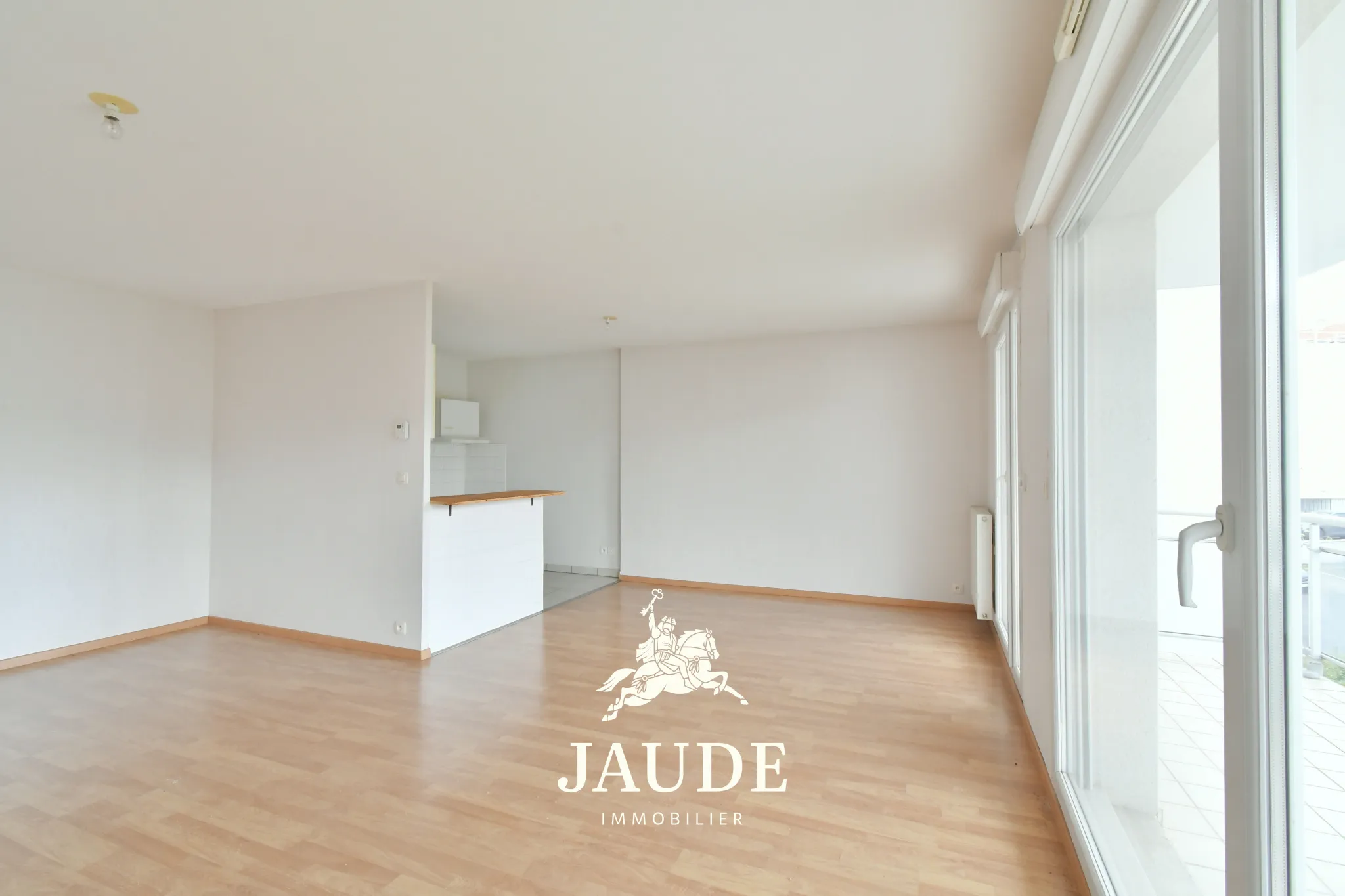 Vente appartement F4 traversant de 87.5 m² avec Terrasse et Garage à Clermont-Ferrand 