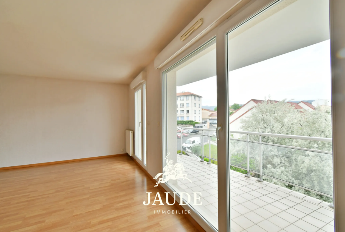 Vente appartement F4 traversant de 87.5 m² avec Terrasse et Garage à Clermont-Ferrand 