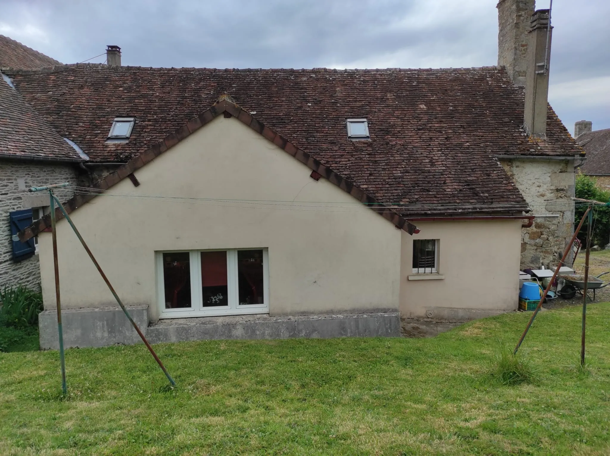 Maison spacieuse avec grange à vendre à Heloup 