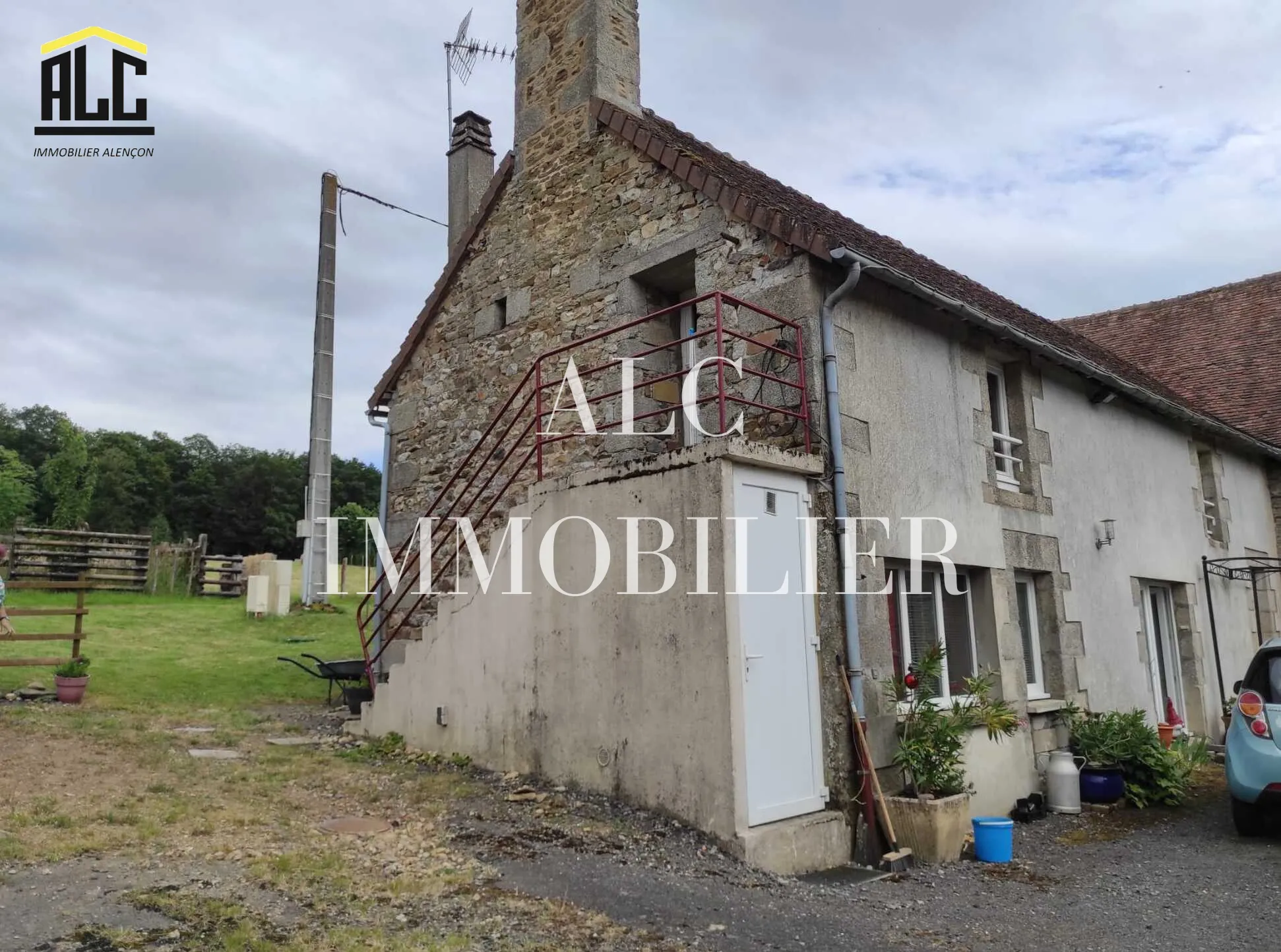 Maison spacieuse avec grange à vendre à Heloup 