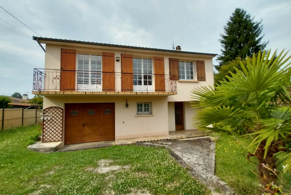 Maison à vendre à Chancelade avec jardin et garage 