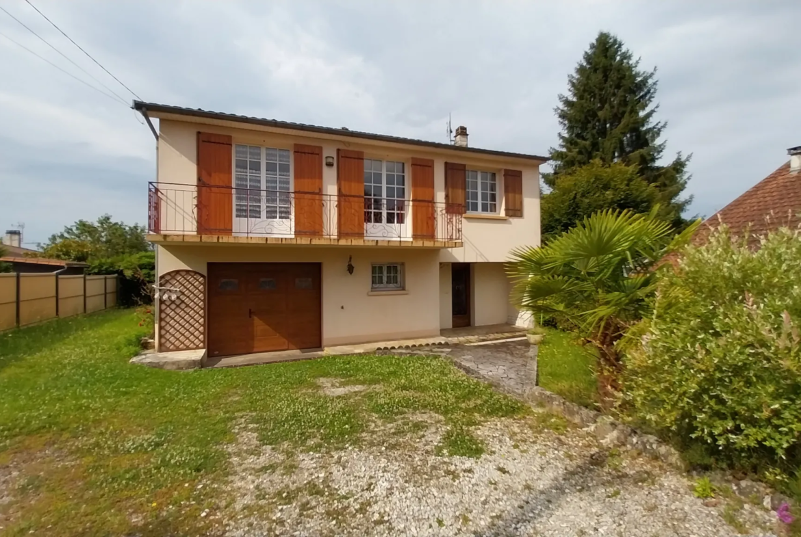 Maison à vendre à Chancelade avec jardin et garage 