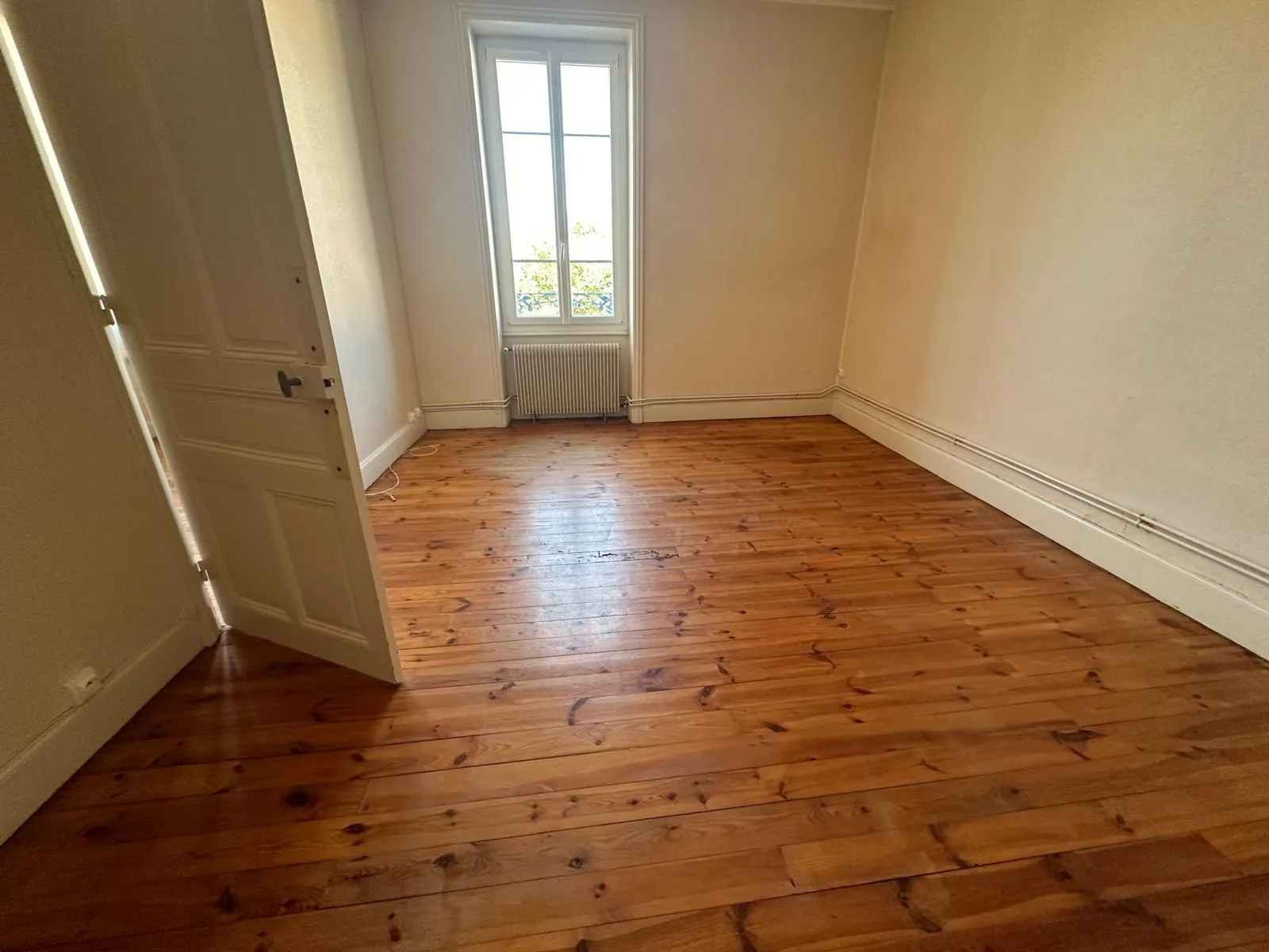 Appartement T2 de 55,8 m² au 1er étage à Roanne 