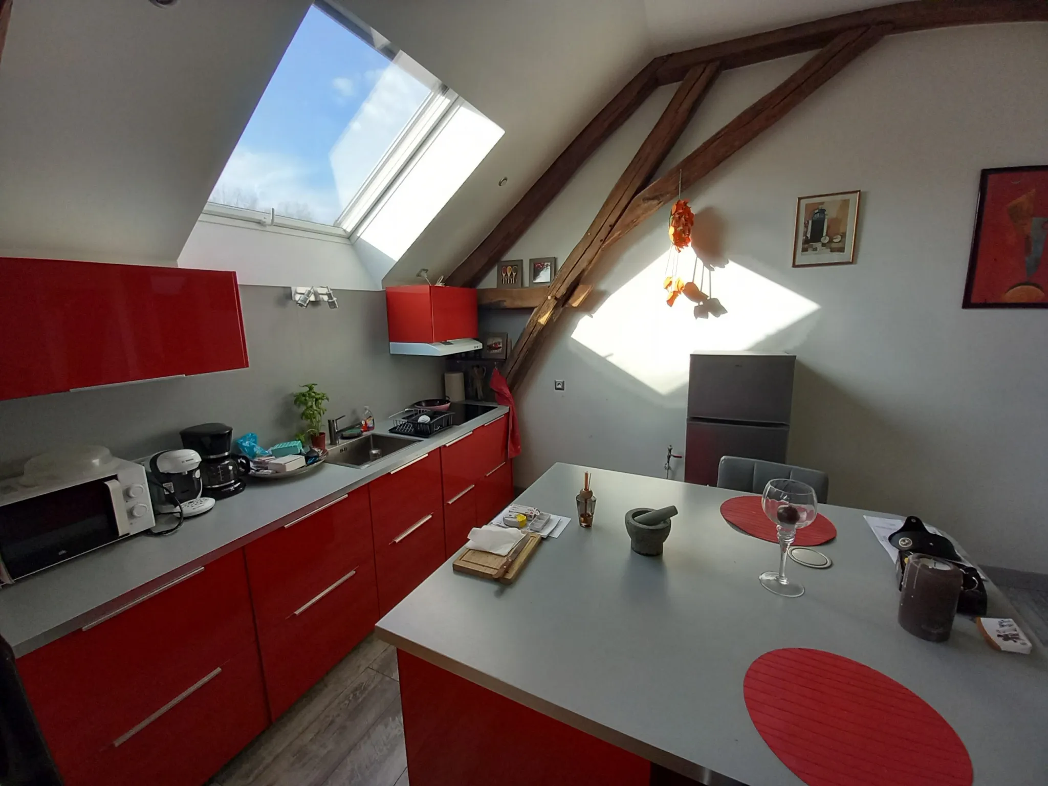 Immeuble avec local commercial et appartement à vendre à Saint Léger des Vignes 