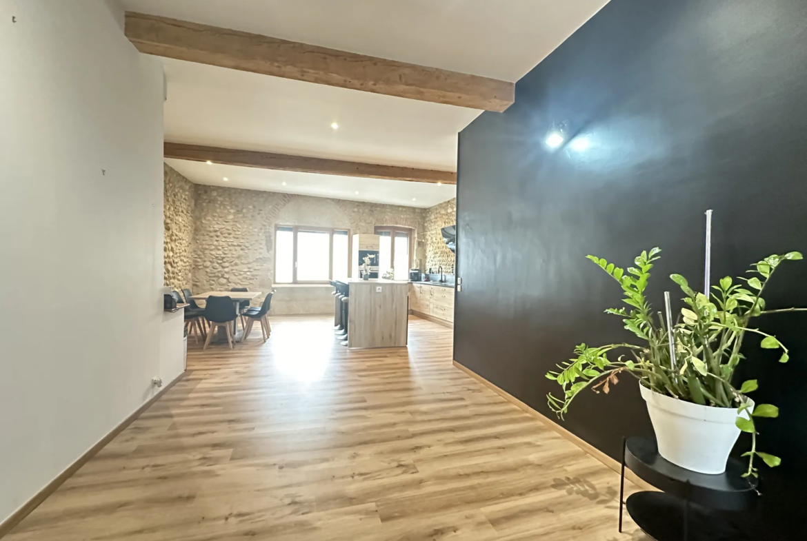 À vendre : Appartement rénové de 153 m² à Bourg de Péage 