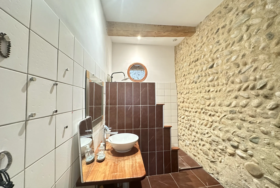 À vendre : Appartement rénové de 153 m² à Bourg de Péage 