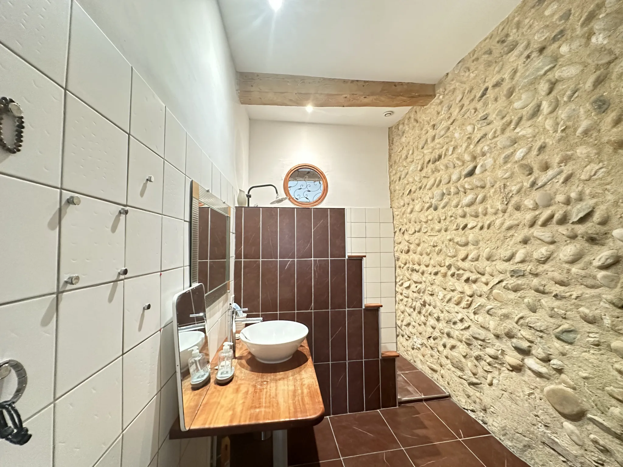 À vendre : Appartement rénové de 153 m² à Bourg de Péage 