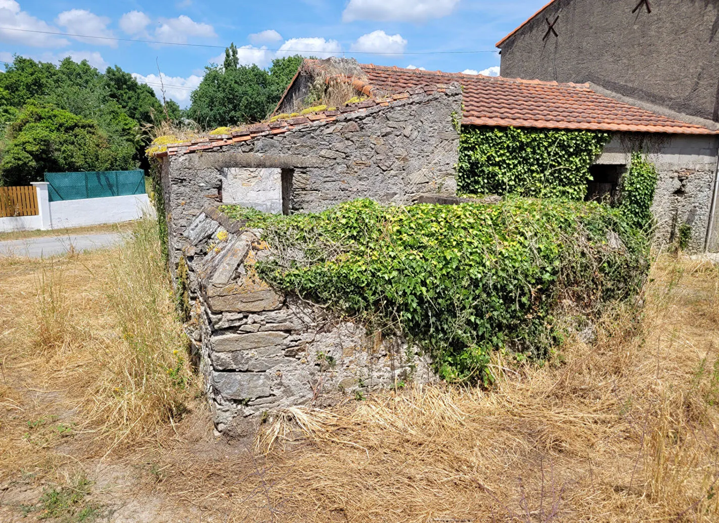 Terrain de 720 m² à Chauve avec ancien bâti à rénover 