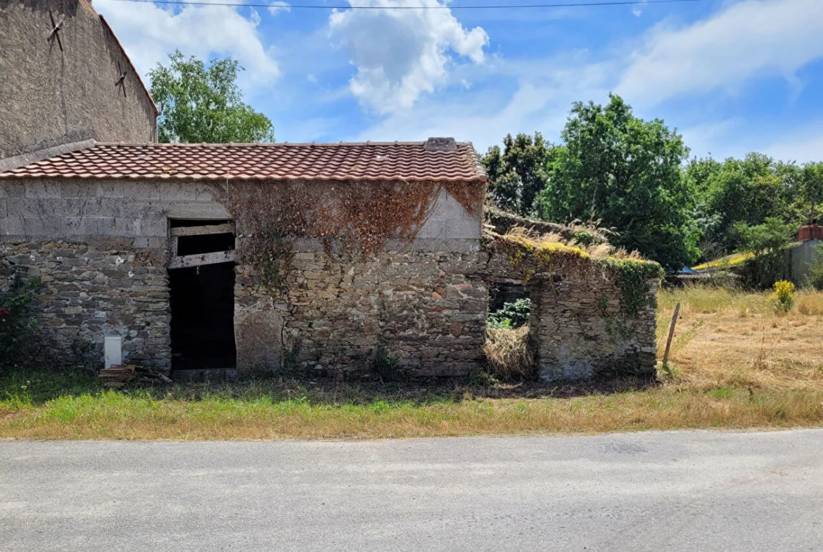 Terrain de 720 m² à Chauve avec ancien bâti à rénover 