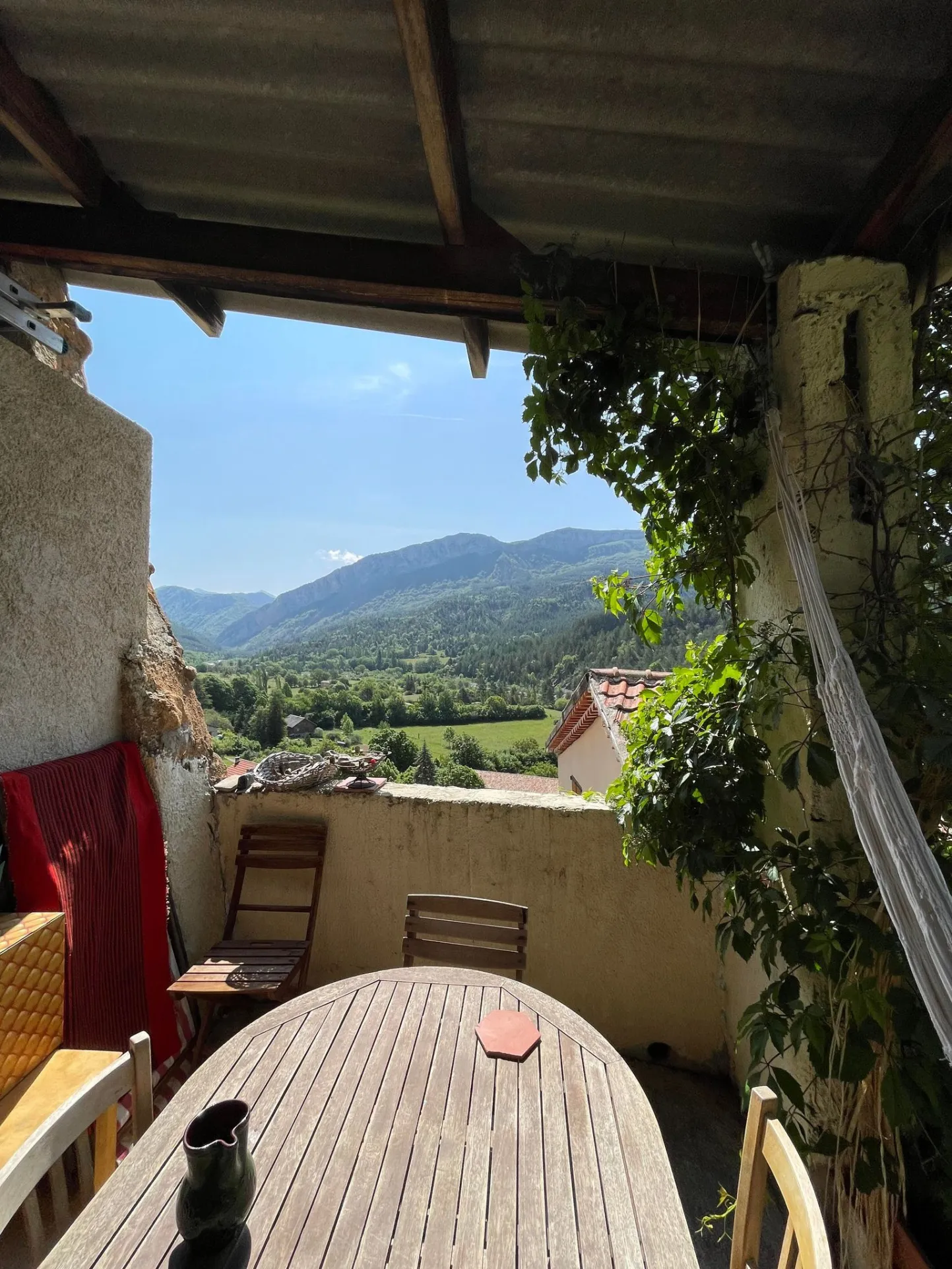 Maison de Village avec Jardin à Clamensane 