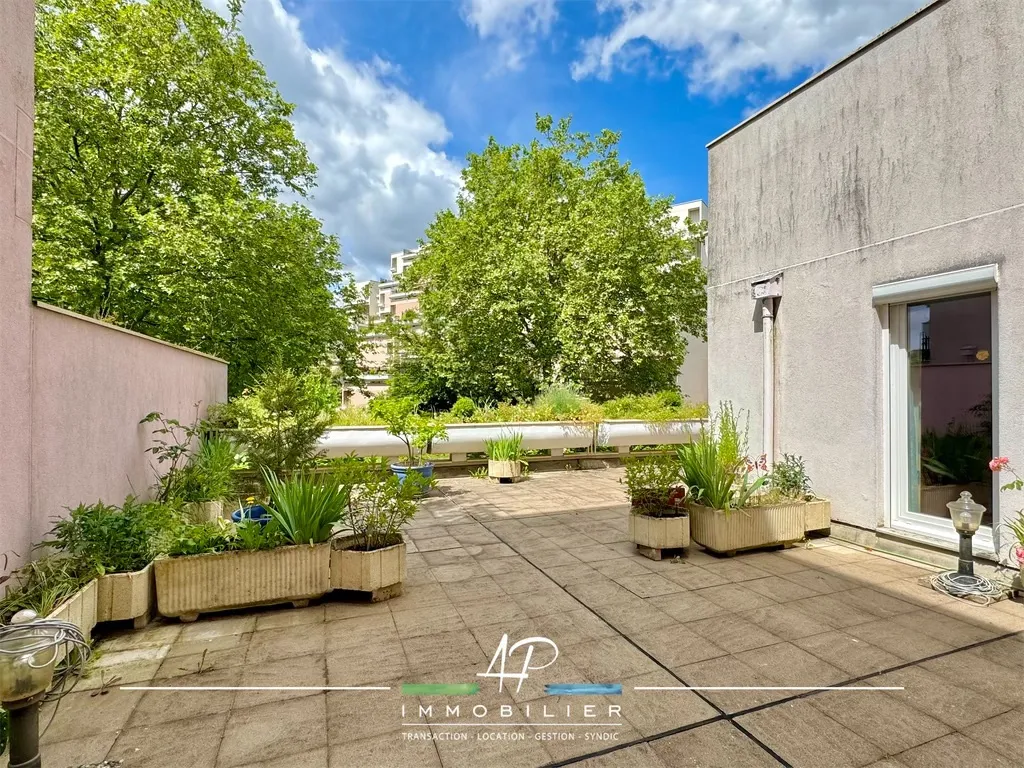 À vendre : Appartement T5 avec terrasse à Quetigny 