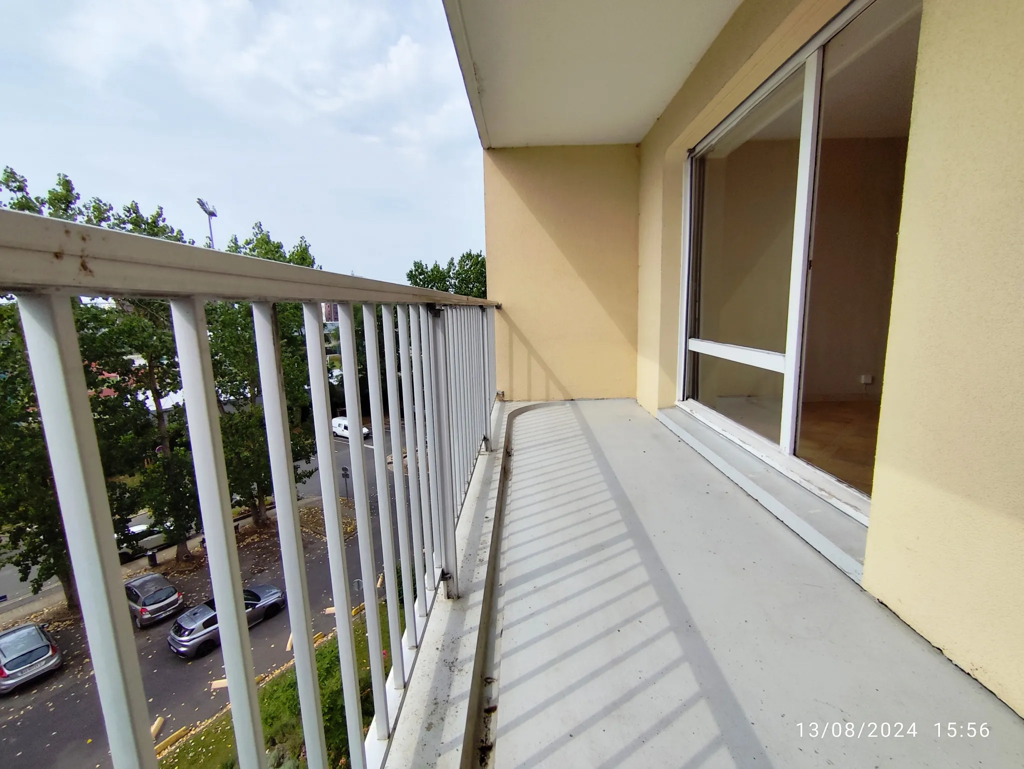 Appartement T2 au dernier étage avec balcon à Pontoise 