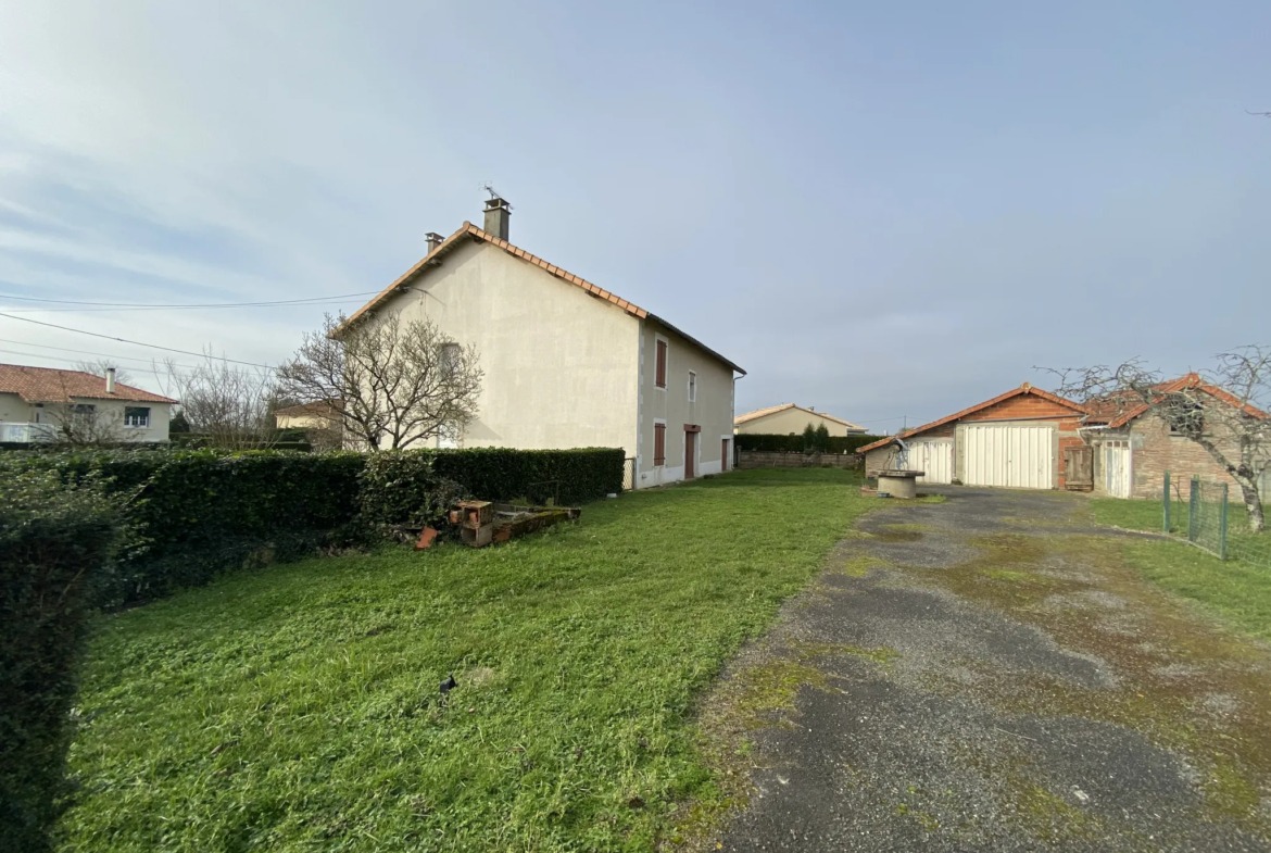 À vendre : Maison d'habitation de 145 m² à Genouillac 