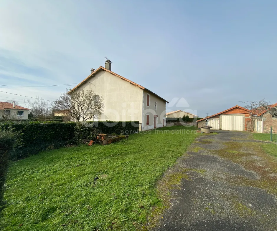 À vendre : Maison d'habitation de 145 m² à Genouillac 