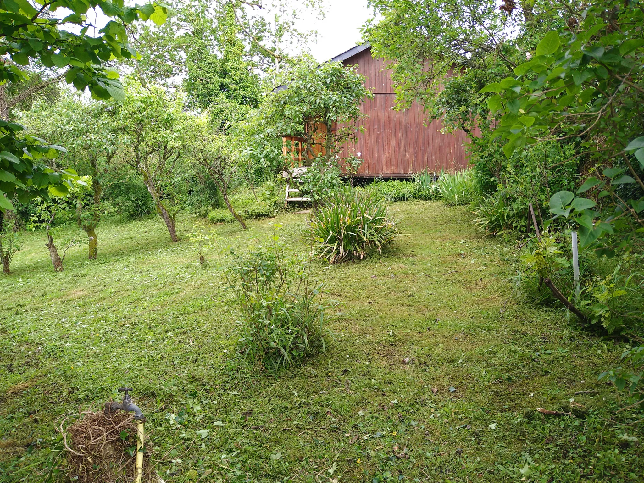 Terrain de loisir de 755 m² avec maisonnette à Souge le Ganelon 