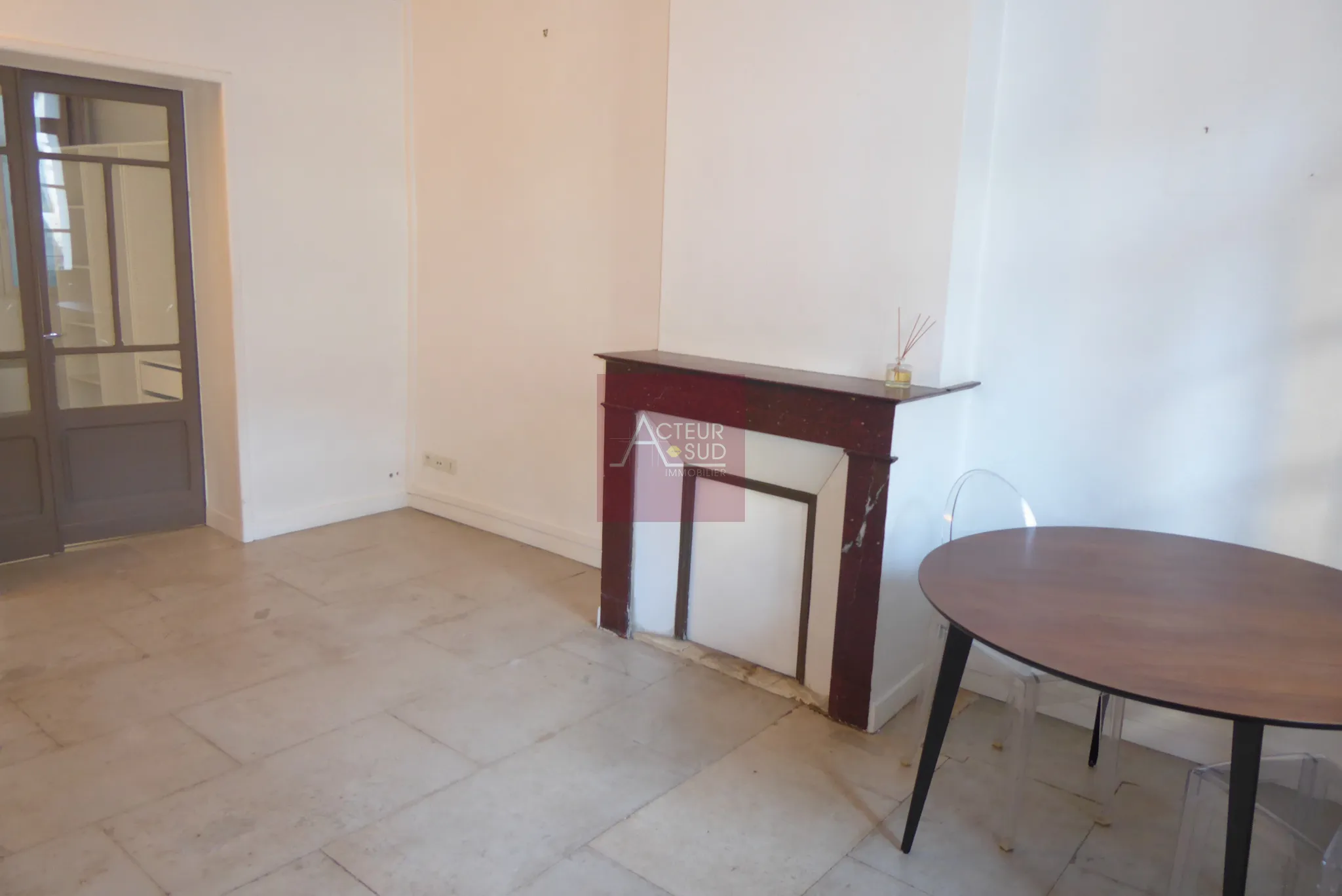 À vendre : Appartement 2 pièces Montpellier Écusson Peyrou 