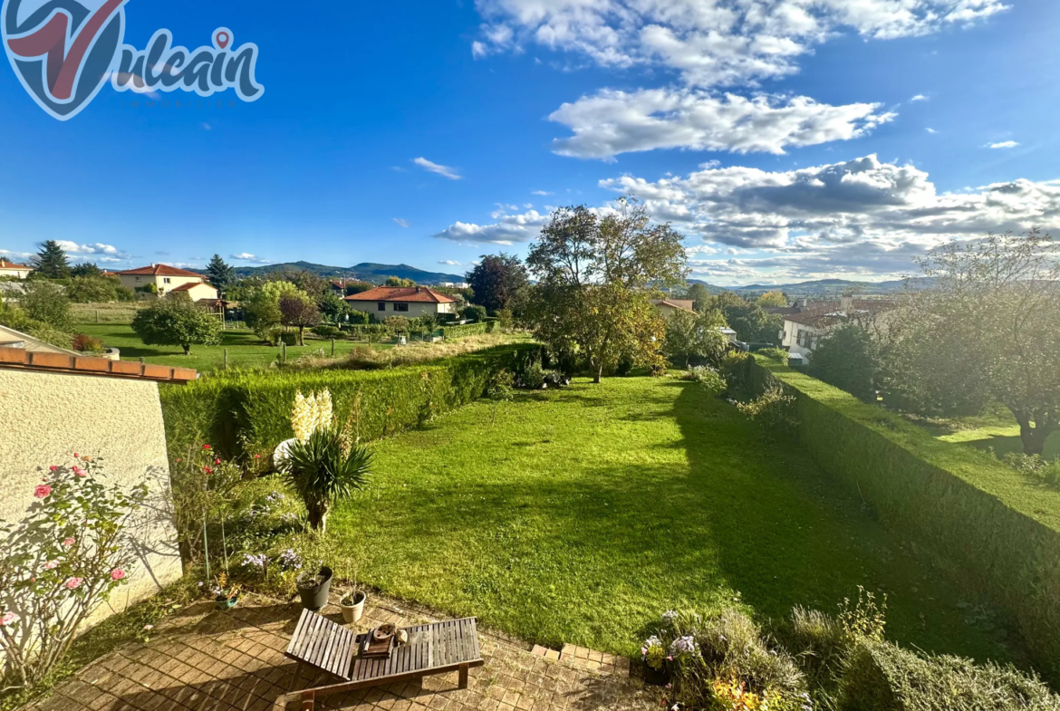 Maison de 115 m² avec terrain de 784 m² à Cournon-d'Auvergne 