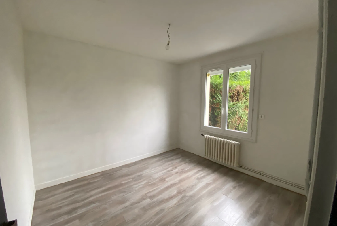 Maison de 116,65 m² à vendre à Heloup, 4 chambres et jardin 