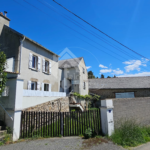 Maison atypique 6 pièces à Le Mayet de Montagne avec jardin paisible de 5100 m²