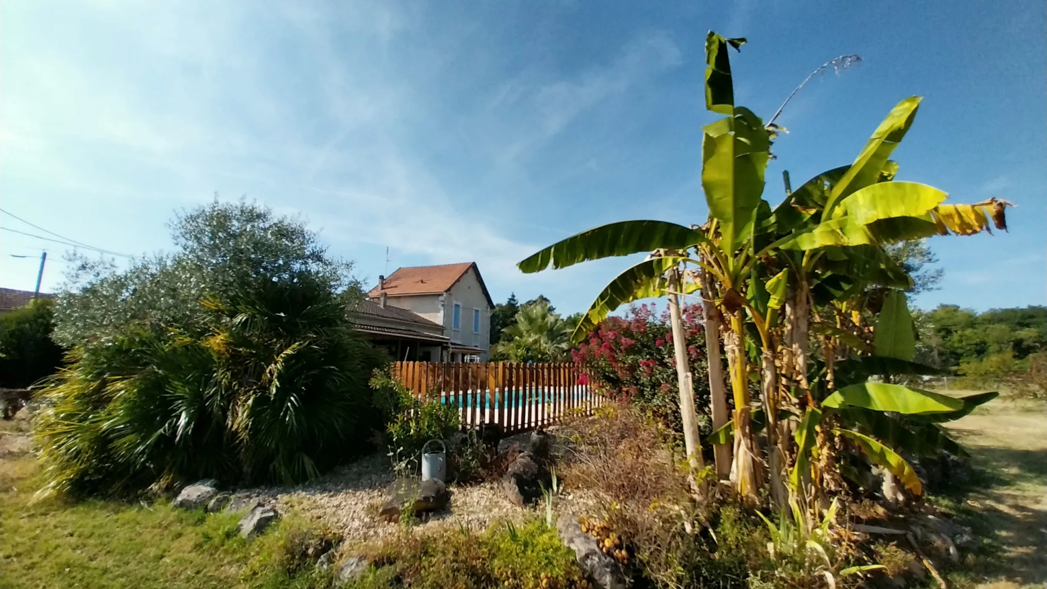 Maison en Pierre à Razac sur L'Isle avec Piscine et 2 Hectares de Terrain 