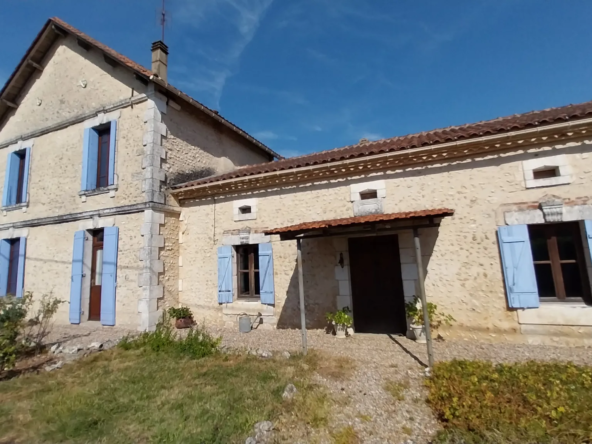 Maison en Pierre à Razac sur L'Isle avec Piscine et 2 Hectares de Terrain