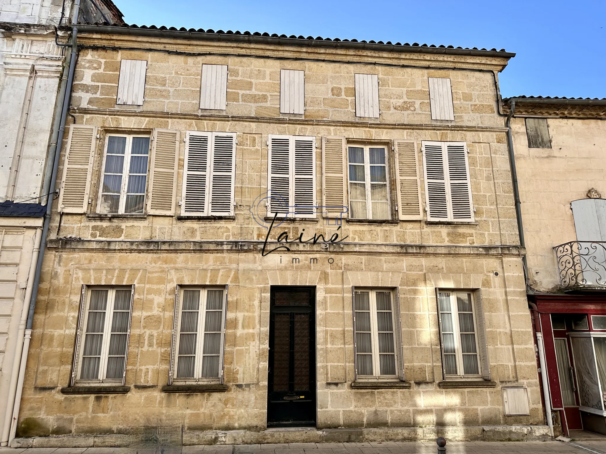 Maison en pierres à Sainte-Foy-la-Grande - 198 m² avec jardinet 