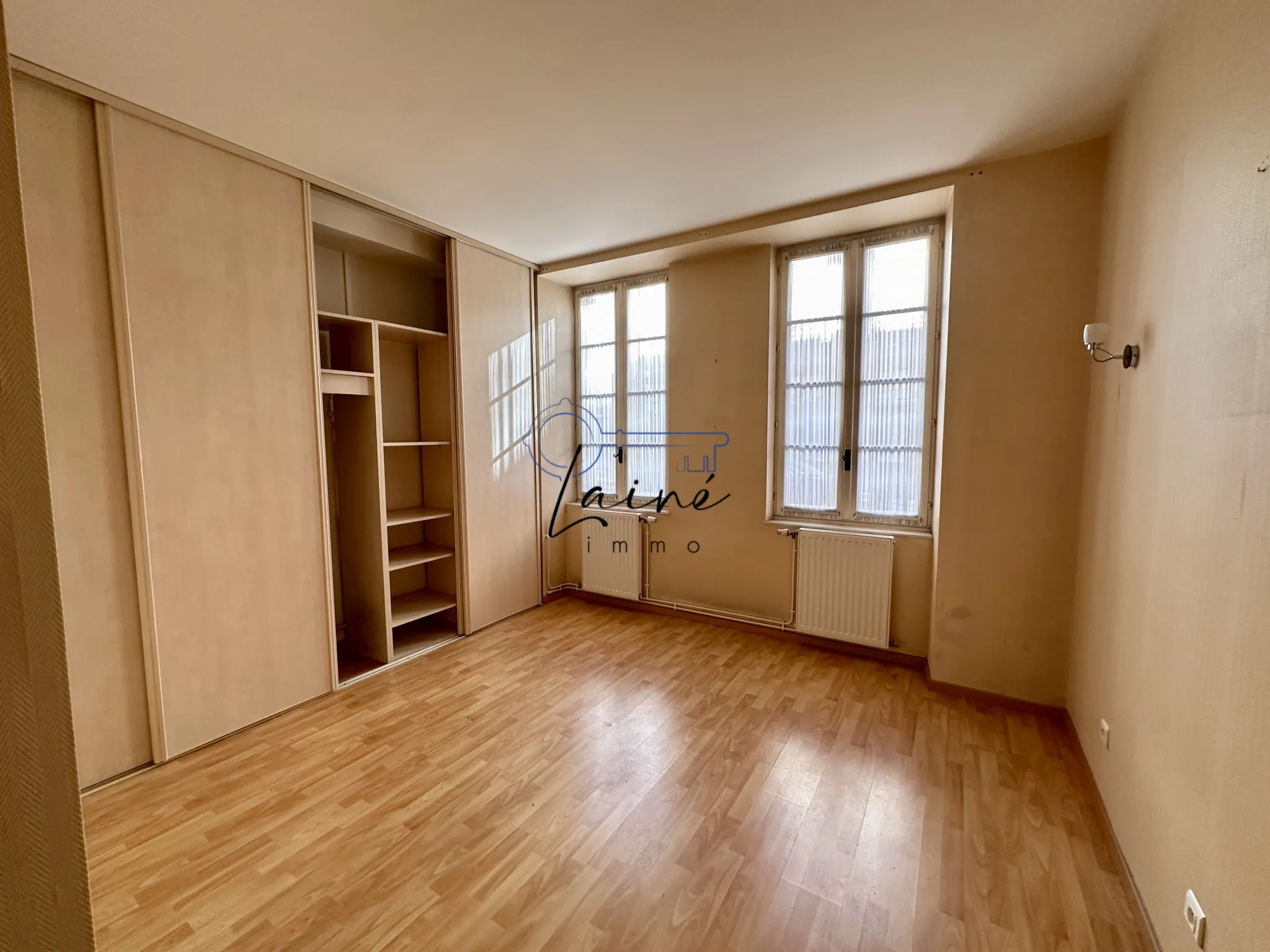 Maison en pierres à Sainte-Foy-la-Grande - 198 m² avec jardinet 