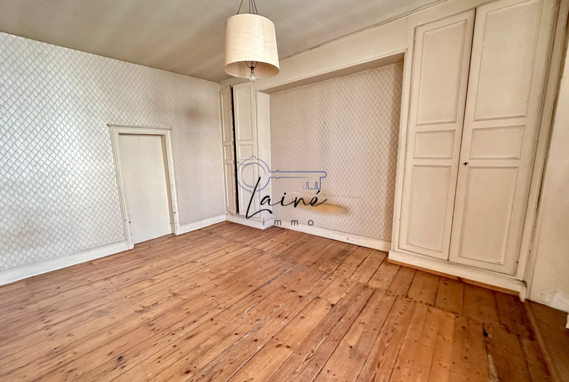 Maison en pierres à Sainte-Foy-la-Grande - 198 m² avec jardinet 