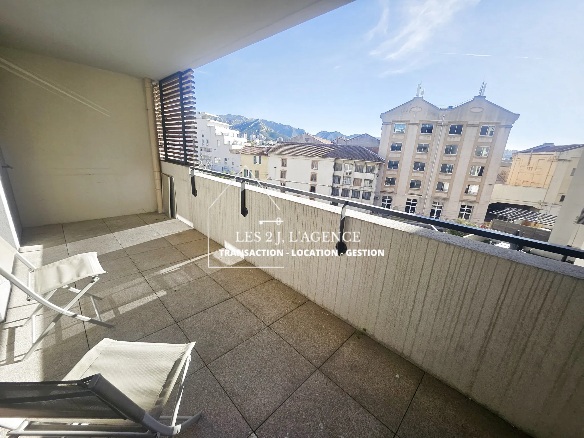 Appartement T3 avec terrasse et garage double à la Capelette, Marseille 