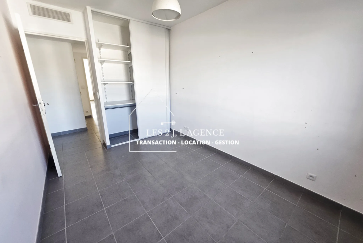 Appartement T3 avec terrasse et garage double à la Capelette, Marseille 