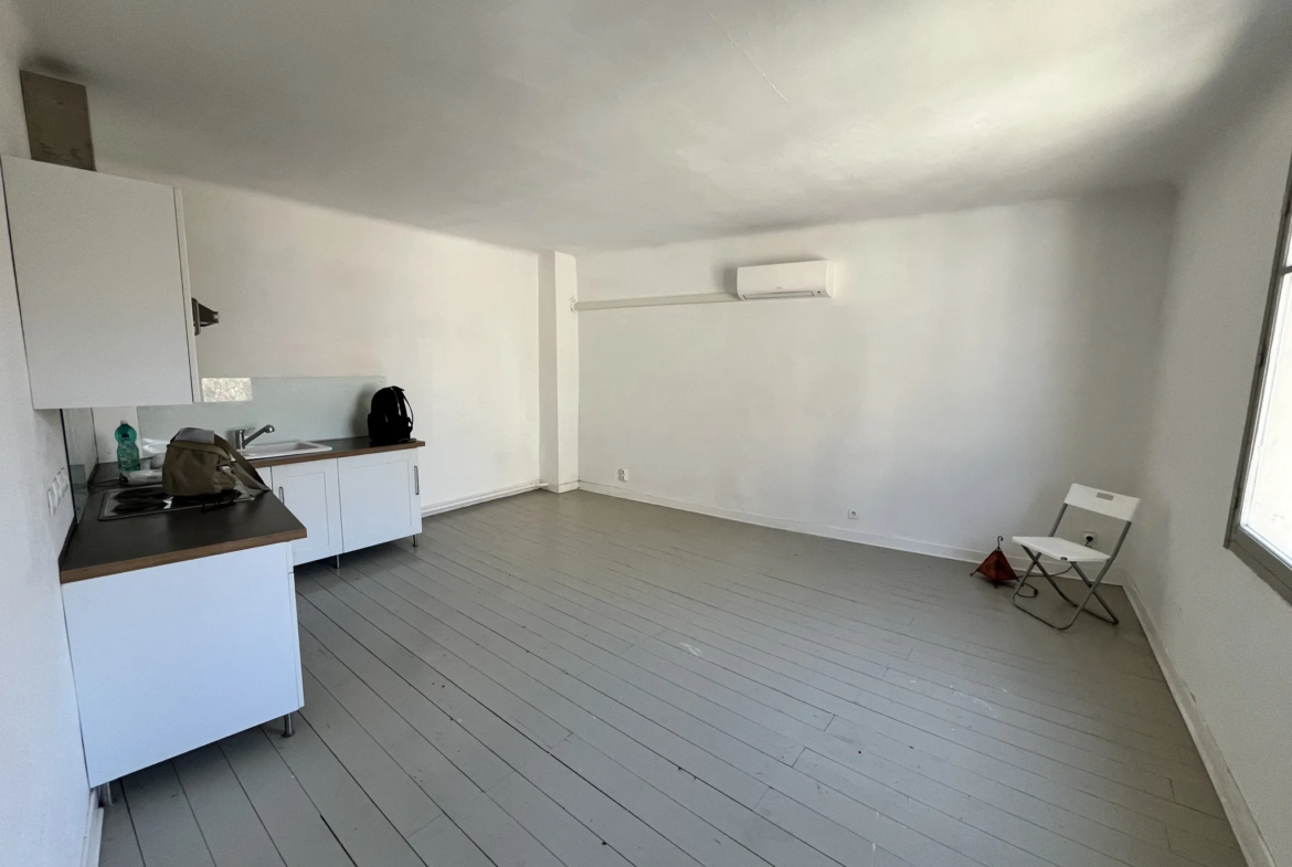 Charmante Maison de 75 m² au Cœur de Tarascon à Vendre 