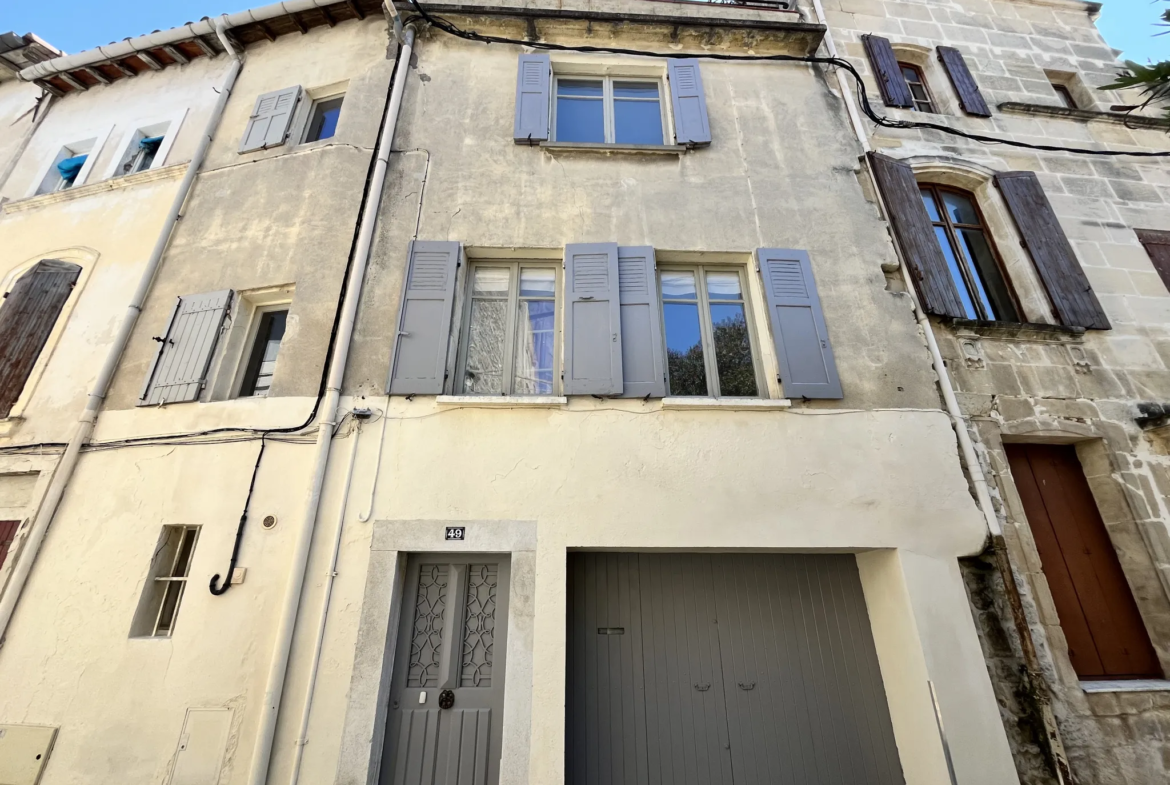 Charmante Maison de 75 m² au Cœur de Tarascon à Vendre 