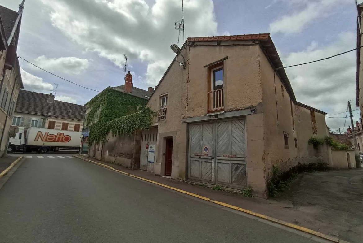 ENSEMBLE LOCATIF IMMOBILIER À LA GUERCHE SUR L'AUBOIS 