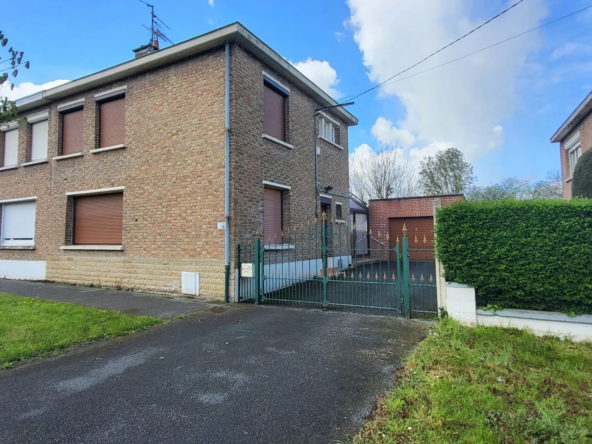 Maison Familiale Semi- Individuelle à Salomé à Vendre